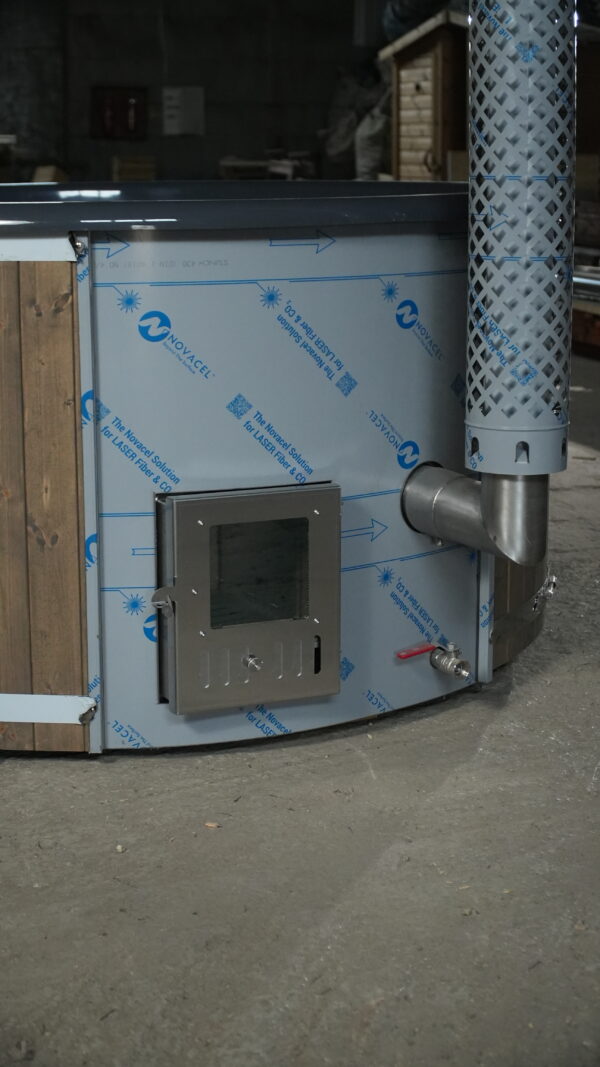 Hot Tub – Basic (Integrated Heater)